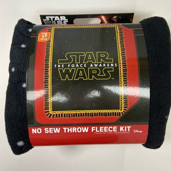 Star Wars Fleece Blanket No-Sew Throw Kit - THE FORCE AWAKENS - Picture 6 of 6